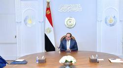 السيسي يوجّه بمواصلة برامج التوعية وحملات التطعيم للمواطنين