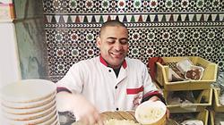 «العيد ما يحلاش من غير كشرى وعصير قصب».. وأصحاب المحال: «المصريون أكّيلة بطبعهم.. والتغيير مطلوب بعد رمضان»