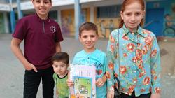 الصحفي الفلسطيني زياد المقيد يودع أسرته: زوجتي وأبنائي الأربعة شهداء