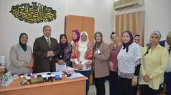 بالصور| محافظ الإسماعيلية يشهد تسليم فرع "القومي للمرأة" كراتين رمضان