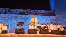 أحمد العمري يصعد مسرح محكى القلعة على نغمات «رباه يا من أناجي»