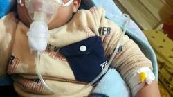 «سعيد» طفل يعاني من 4 أمراض خطيرة.. والدته: «أبوه مات ومعاشي 182 جنيه»