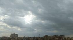 الغيوم تغطي سماء الإسماعيلية.. وتحذيرات من سقوط أمطار