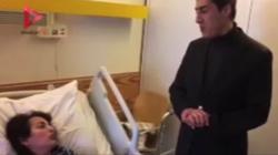 بالفيديو| لافتة إنسانية من سفير هولندا اتجاه ناخبة أصيبت أثناء التصويت