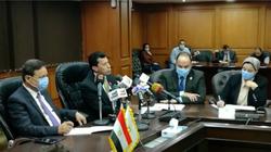 وزير الشباب ورئيس الأعلى للإعلام يحددان آليات لنبذ التعصب الكروي