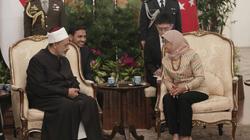 شيخ الأزهر يلتقي رئيسة سنغافورة