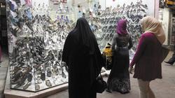«الفصال» موروث نسائى «أماً عن جدة»