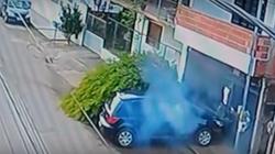 بالفيديو| لحظة نجاة راكب دراجة بأعجوبة من موت محقق