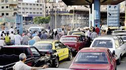 الحكومة تستعين بالبرلمان لحصار جنون الأسعار والاحتكار وفوضى «الكافيهات»