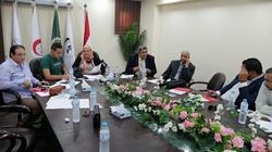 5 نقابات: الأطباء البشريين يحاولون انتزاع حقنا في "التحاليل الطبية"