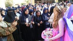بالصور| عروسة المولد "لحم ودم" في مدرسة الشهيد أحمد غنيم بالمنصورة