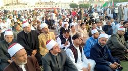 أهالي مطروح يؤدون صلاة عيد الفطر في 570 ساحة ومسجدا