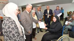 توزيع عقود منح لـ31 جمعية بأسيوط ضمن مشروع "حياة كريمة"
