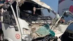 إصابة 4 أشخاص في تصادم سيارة برصيف الطريق الدائري بالمحلة