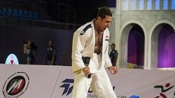 بفضيحة تحكيمية.. محمد عبد العال يودع بطولة العالم للجودو أمام لاعب إسرائيلي