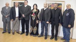 5 فنانين تشكيليين يوثقون فن «التنورة» بالزيت والأكريلك والحديد الخردة