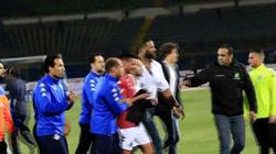 بكاء وانهيار دونجا حزنا على وفاة والده عقب لقاء الزمالك وبيراميدز