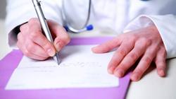 وداعا للخط غير المفهوم.. الأطباء ملزمون بتحسين الكتابة على الروشتات