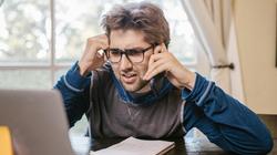 بسبب تجاهل الرد على المكالمات.. شاب ينتقم من صديقه بطريقة غريبة