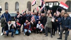 بالصور| المصريون يحتشدون أمام السفارة بروما للتصويت في الانتخابات