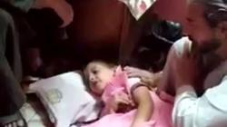 الطفلة الناجية من حادث قتل أمها وشقيقها بالمنيا: «عاوزه أموت وأروح لماما» (فيديو)