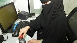 بعد الموافقة بإشراك المرأة في الإفتاء.. 6 مكاسب للسعوديات من "سلمان"
