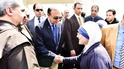 بالصور| مميش وطاهر يتفقدان معسكر "أقباط العريش" في الإسماعيلية