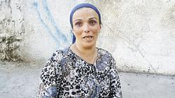 «أم تشة».. زبّالة نص الليل: «المطوة بدل المقشة»