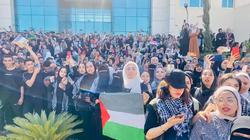 طلاب جامعة 6 أكتوبر ينظمون وقفة تضامنية لدعم القضية الفلسطينية