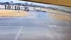 بالفيديو| لحظة اصطدام طائرتين في مطار الخرطوم