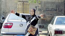 تسمع «صفارة السايس» تصدقه.. تشوف «حنان» تستعجب