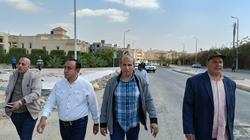 رئيس جهاز الشروق يتفقد رفع كفاءة الطرق وتنسيق الموقع بحي النادي