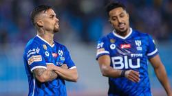 مهاجم برازيلي يدهش لاعبي الهلال بكلمة باللغة العربية.. «لا يقول غيرها»