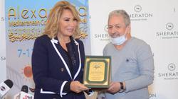 مهرجان الإسكندرية يكرم المخرجة إيناس الدغيدي.. وإشادة من "العلايلي"