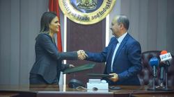 وزيرا الاستثمار والصناعة يوقعان قرارا بتشكيل لجنة دائمة لتعزيز التعاون