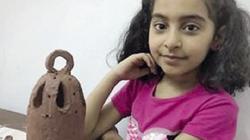 طفلة مسيحية تهدى صديقاتها فوانيس فخار: عملتها بإيدى