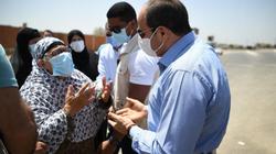 السيدة التي التقاها السيسي باكية: «ربنا يخليك يا ريس.. طلباتي بتتحقق»