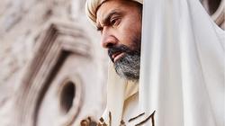 أثار تحدث أبطال مسلسل الحشاشين بها الجدل.. متى بدأ ظهور «العامية المصرية»؟