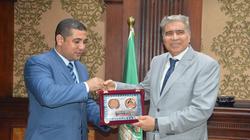 رئيس "تنفيذي محو الأمية" بالمنيا يناقش خطة المحافظة للقضاء عليها