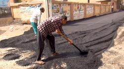 حياة كريمة تعيد الحياة لمركز الشهداء برصف الطرق