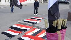 الدولار ومباراة غانا يرفعان أسعار عَلَم مصر: «بـ15 جنيه وانت طالع»