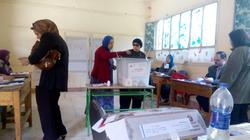 إقبال متوسط داخل لجان مدرسة الشيماء بحي شيراتون