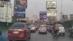 قبل الحظر بساعة.. زحام على كوبري أكتوبر