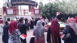 فرقة تنورة تقدم عروضها أمام لجنة بالمنصورة لحث المواطنين على التصويت