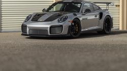 شاهد.. سيارة "911 GT2 RS" الأغلى في فئة البورشة