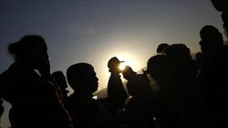 ضبط 104 مهاجرين غير قانونيين في إزمير التركية