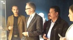 السفير الأسترالي يصر على دفع قيمة التذكرة أثناء زيارته لمتحف ملوي في المنيا