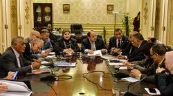 نشاط مكثف للجان البرلمان.. مطالب بتعديل "الخدمة المدنية" واجتماع حكومي لحل أزمة المحاصيل السكرية