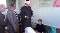 رئيس "أزهرية البحر الأحمر" يتفقد أعمال امتحانات النقل