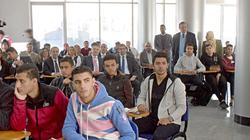 المدارس والجامعات تواجه شائعات "الفيروس" بخطط وقائية وحملات مكثفة للتعريف بطرق تجنب الإصابة